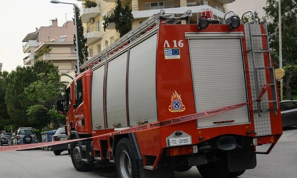 Φωτιά ξέσπασε σε διαμέρισμα στον Βύρωνα Αττικής